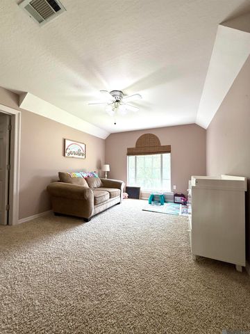 206 Quail Hollow Court, Hattiesburg, MS 39402
