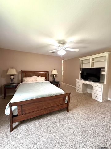 206 Quail Hollow Court, Hattiesburg, MS 39402