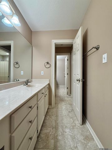 206 Quail Hollow Court, Hattiesburg, MS 39402