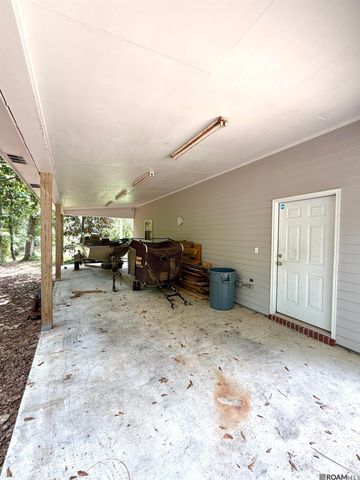 206 Quail Hollow Court, Hattiesburg, MS 39402