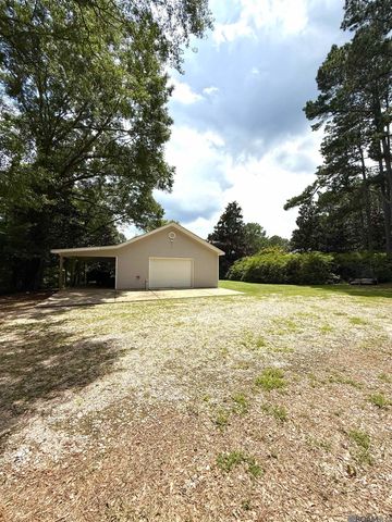 206 Quail Hollow Court, Hattiesburg, MS 39402