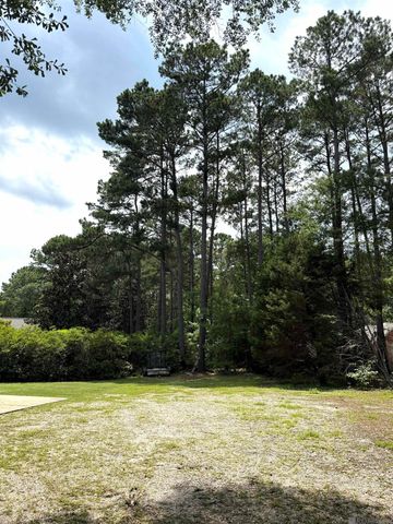 206 Quail Hollow Court, Hattiesburg, MS 39402