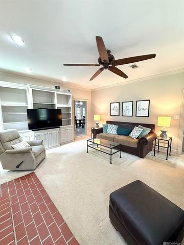 206 Quail Hollow Court, Hattiesburg, MS 39402