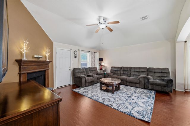 646 Tabasco Trail, Arlington, TX 76002