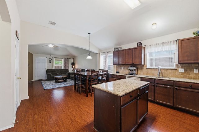 646 Tabasco Trail, Arlington, TX 76002
