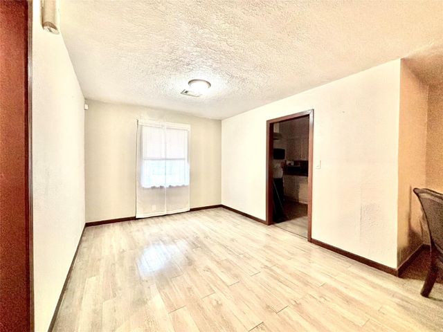 8038 Woodlyn Road, Houston, TX 77028