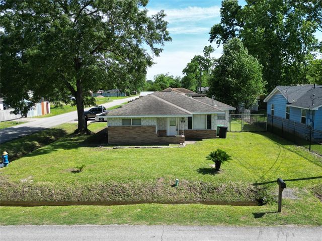 8038 Woodlyn Road, Houston, TX 77028