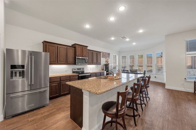 3706 Iron Horse Pass, Krum, TX 76249