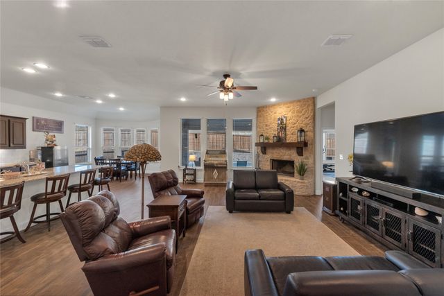 3706 Iron Horse Pass, Krum, TX 76249