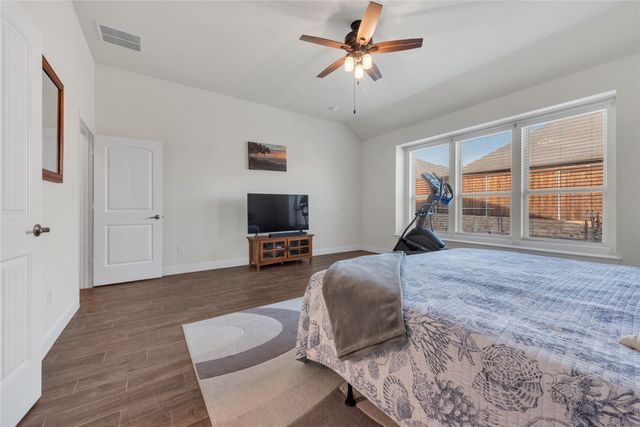 3706 Iron Horse Pass, Krum, TX 76249