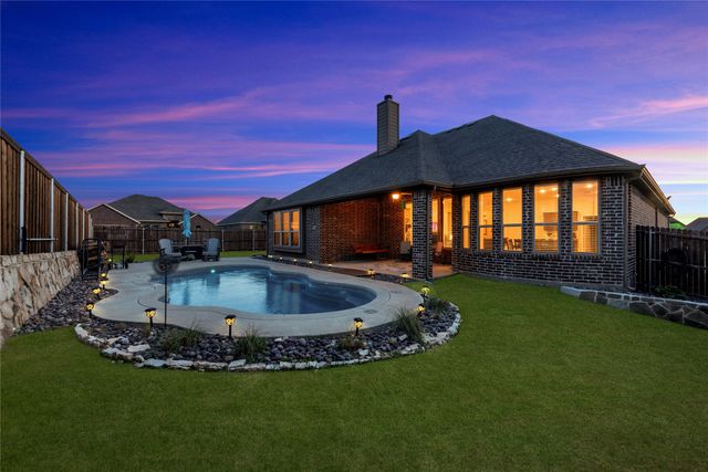 3706 Iron Horse Pass, Krum, TX 76249