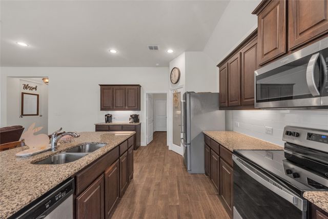 3706 Iron Horse Pass, Krum, TX 76249