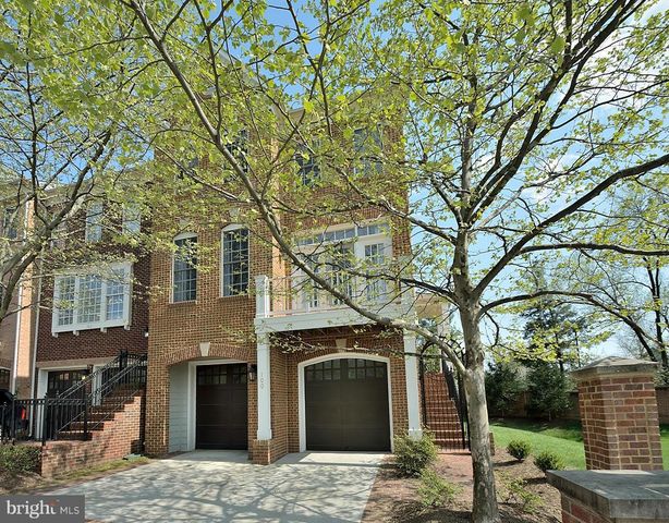 100 HERNDON MILL CIR, Herndon, VA 20170