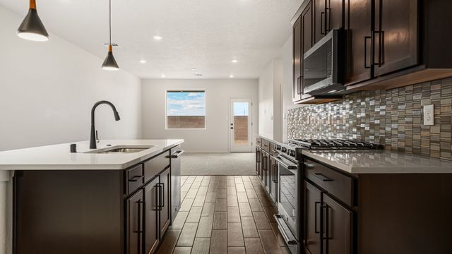 4226 Via De Ventuara, Santa Fe, NM 87507