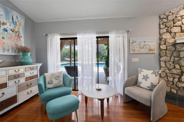 196 Scarborough Ter, Wellington, FL 33414