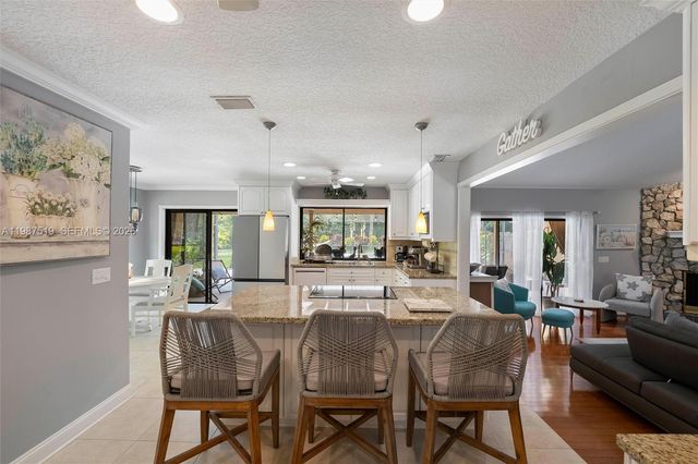 196 Scarborough Ter, Wellington, FL 33414