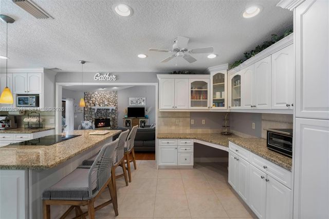 196 Scarborough Ter, Wellington, FL 33414