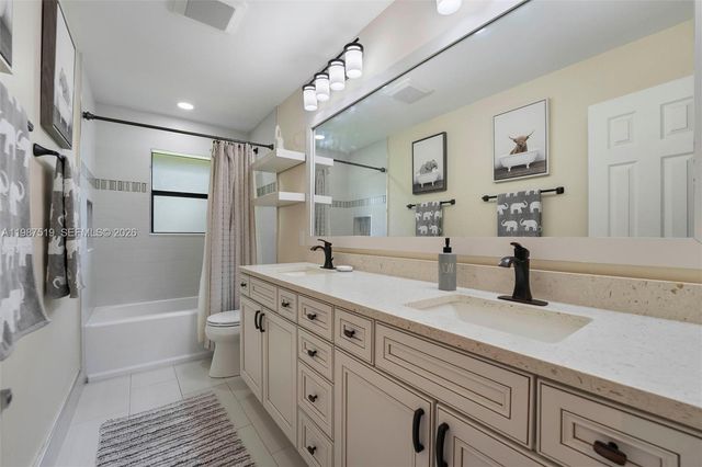 196 Scarborough Ter, Wellington, FL 33414