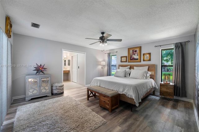 196 Scarborough Ter, Wellington, FL 33414