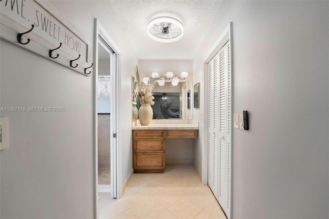 196 Scarborough Ter, Wellington, FL 33414