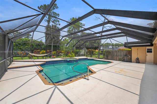 196 Scarborough Ter, Wellington, FL 33414