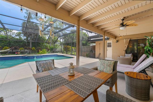 196 Scarborough Ter, Wellington, FL 33414