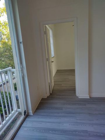 1960 Freeport Ln 1960, Riviera Beach, FL 33404