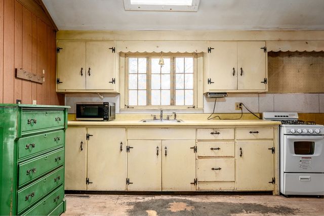 10 North Rd, Dennis, MA 02670