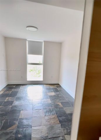 16590 NE 26th Ave 402, North Miami Beach, FL 33160