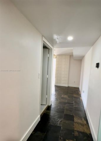 16590 NE 26th Ave 402, North Miami Beach, FL 33160