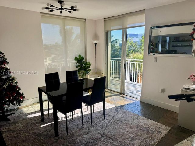 16590 NE 26th Ave 402, North Miami Beach, FL 33160