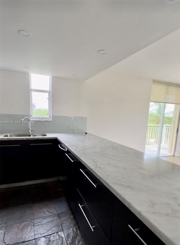 16590 NE 26th Ave 402, North Miami Beach, FL 33160