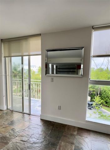 16590 NE 26th Ave 402, North Miami Beach, FL 33160