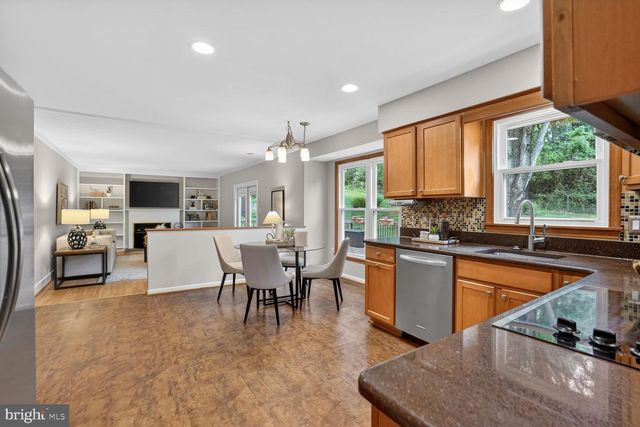 1651 LOZANO DR, Vienna, VA 22182