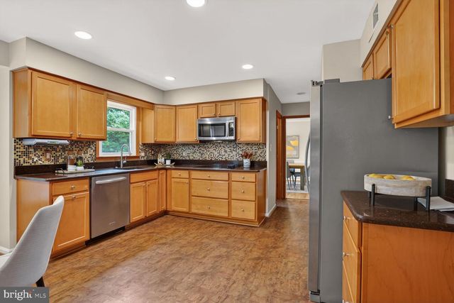 1651 LOZANO DR, Vienna, VA 22182