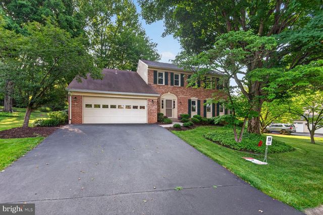 1651 LOZANO DR, Vienna, VA 22182