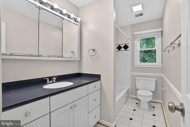1651 LOZANO DR, Vienna, VA 22182