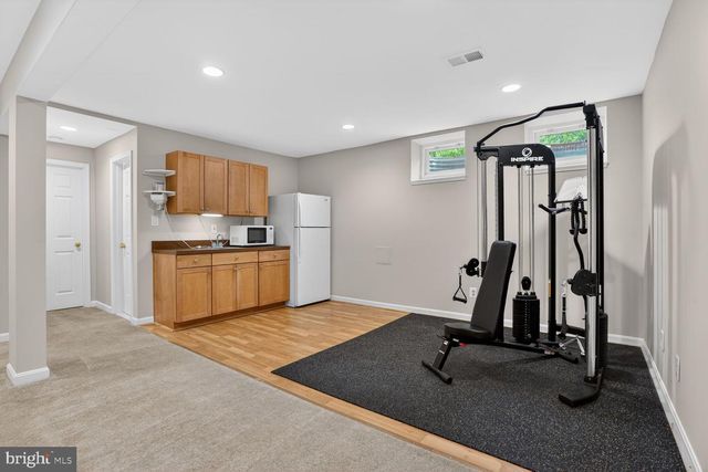1651 LOZANO DR, Vienna, VA 22182