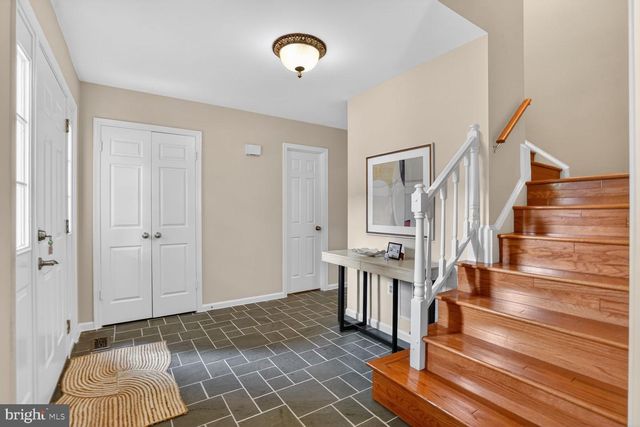 1651 LOZANO DR, Vienna, VA 22182