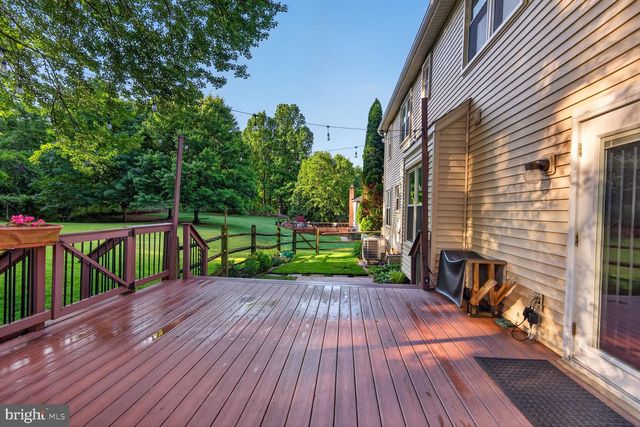 1651 LOZANO DR, Vienna, VA 22182