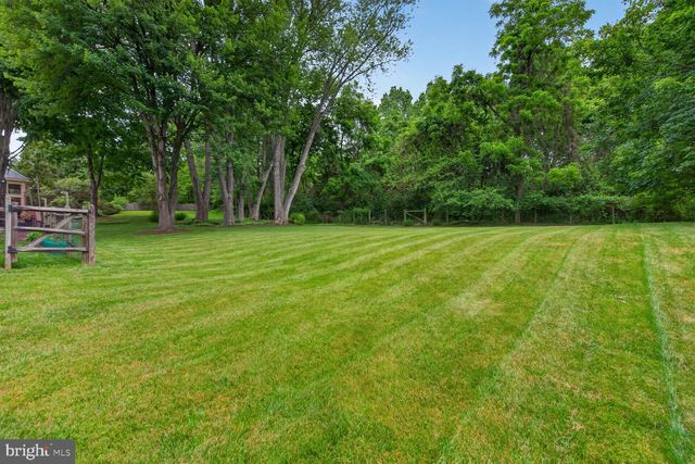1651 LOZANO DR, Vienna, VA 22182