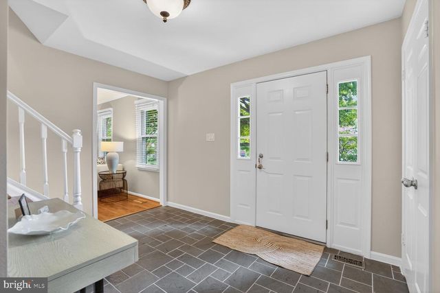 1651 LOZANO DR, Vienna, VA 22182
