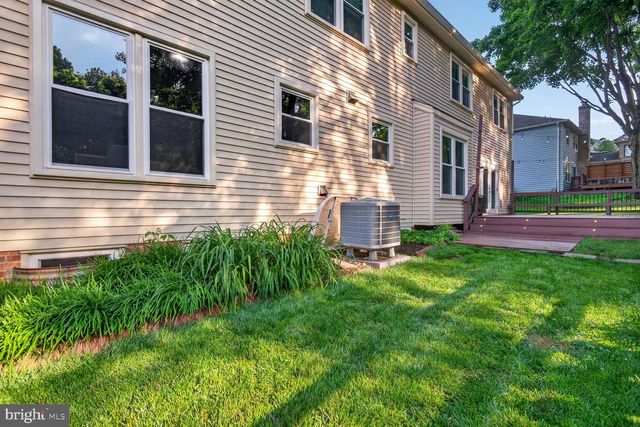 1651 LOZANO DR, Vienna, VA 22182