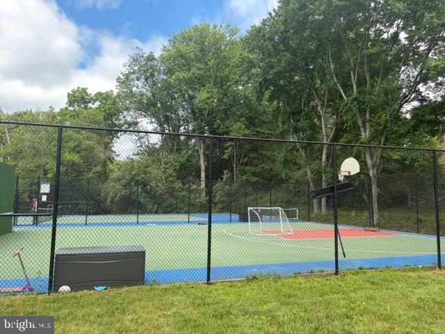 1651 LOZANO DR, Vienna, VA 22182
