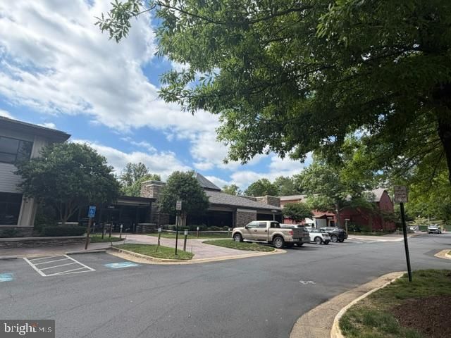1651 LOZANO DR, Vienna, VA 22182