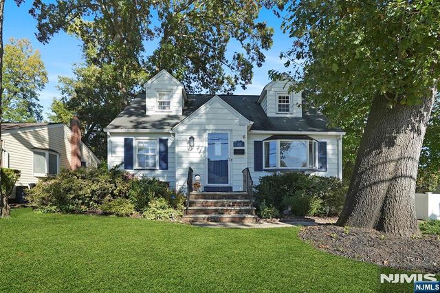 123 Summit Avenue, Waldwick, NJ 07463