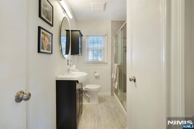 123 Summit Avenue, Waldwick, NJ 07463