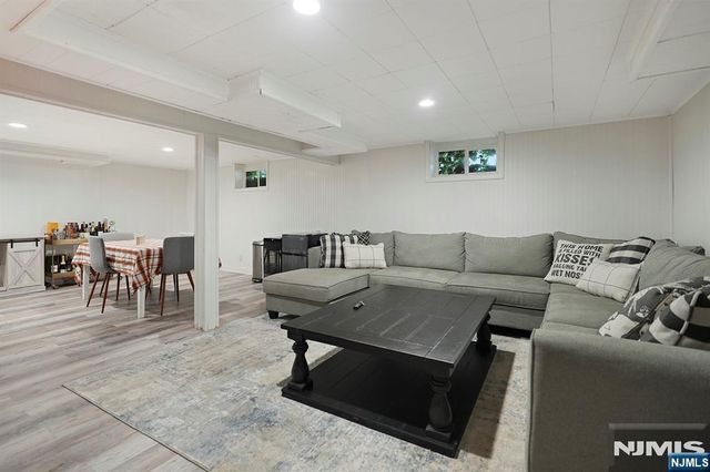 123 Summit Avenue, Waldwick, NJ 07463