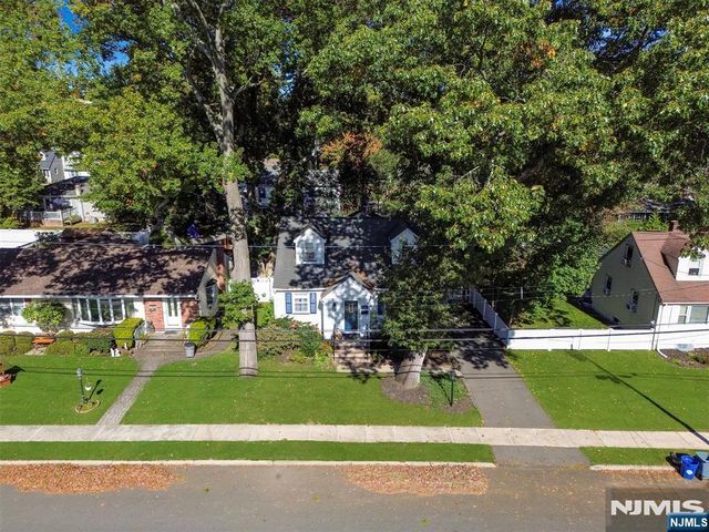123 Summit Avenue, Waldwick, NJ 07463