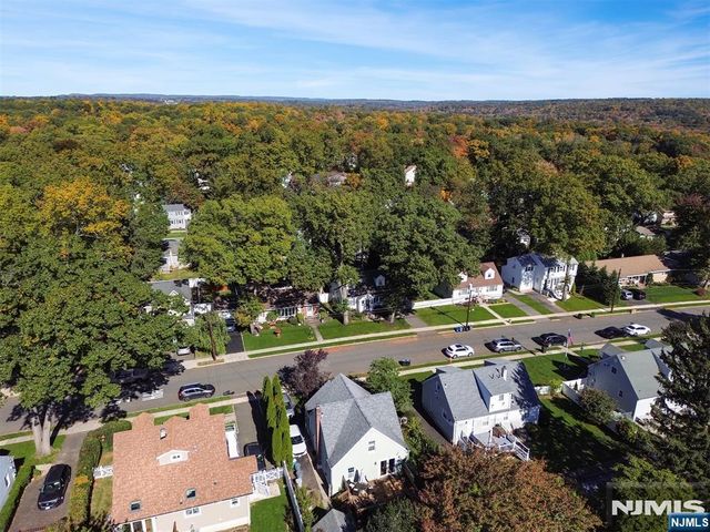 123 Summit Avenue, Waldwick, NJ 07463